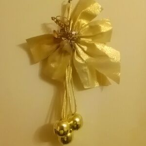 Bow Christmas jingle bells